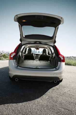 Volvo V60 - kombi z pazurem