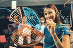 Dlaczego w 2025 nie wystarczy już jeden kanał - o synergii w marketingu e-commerce?