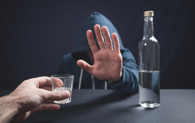 Esperal (wszywka alkoholowa) - innowacyjne podejście do leczenia uzależnienia od alkoholu?