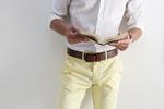 Jak dobrać pasek do spodni? Męskie porady modowe