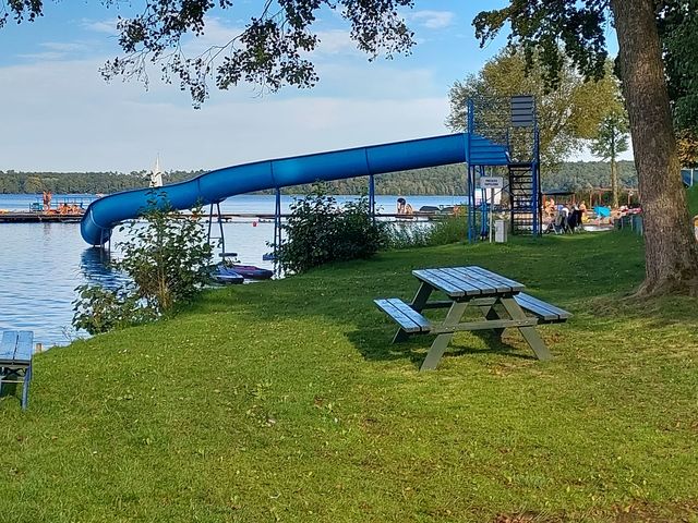 Nie tylko Mazury. Odkryj Jezioro Niesłysz i Ośrodek Wypoczynkowy KORMORAN