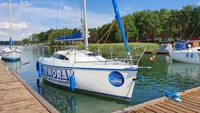 Jacht KORMORAN w marinie na Jeziorze Niesłysz Jacht KORMORAN w marinie na Jeziorze Niesłysz