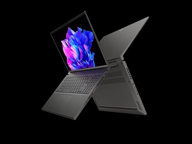 Laptop Acer Swift X 16 