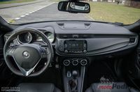 Alfa Romeo Giulietta Veloce - wnętrze