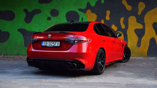 Alfa Romeo Giulia Quadrifoglio - piękna i charakterna