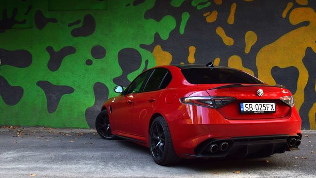 Alfa Romeo Giulia Quadrifoglio - piękna i charakterna