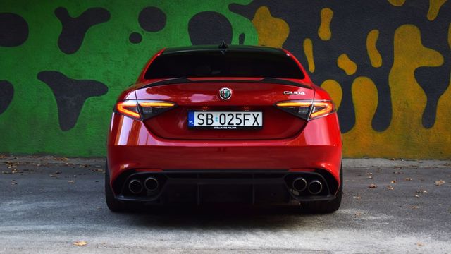 Alfa Romeo Giulia Quadrifoglio - piękna i charakterna