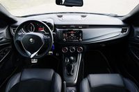 Alfa Romeo Giulietta Quadrifoglio Verde - wnętrze