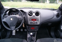 Alfa Romeo MiTo 1.4 TB Quadrifoglio Verde - wnętrze