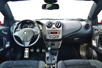 Alfa Romeo MiTo Quadrifoglio Verde - wnętrze