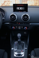 Audi A3 Limousine 1.8 TFSI - panel sterowania