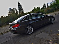 BMW 428xi -widok z tyłu i boku