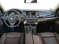 BMW 528i xDrive Luxury - wnętrze