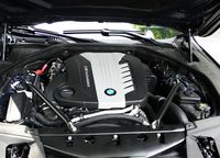 BMW 750d xDrive - silnik