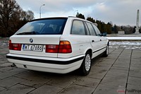 BMW E34 518 Touring - widok z tyłu i boku