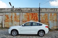 BMW X4 xDrive30d - widok z boku