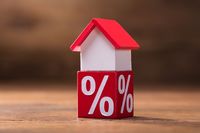 Czy Bezpieczny kredyt 2% będzie opłacalny, gdy spadną stopy procentowe?
