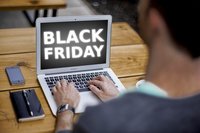 Jak bezpiecznie kupować w Black Friday i Cyber Monday?