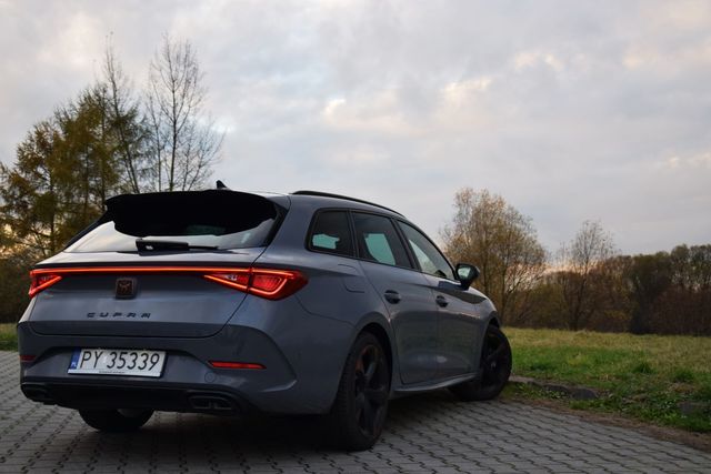 CUPRA Leon Sportstourer 2.0 TSI DSG, czyli praktyczność ze sportowym zacięciem