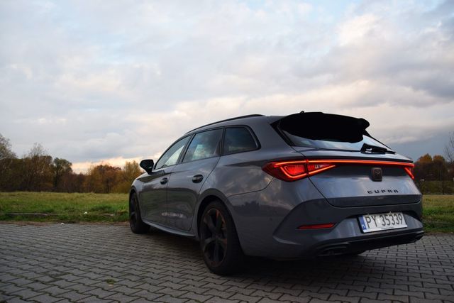 CUPRA Leon Sportstourer 2.0 TSI DSG, czyli praktyczność ze sportowym zacięciem