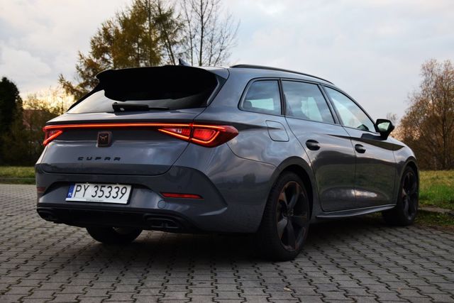 CUPRA Leon Sportstourer 2.0 TSI DSG, czyli praktyczność ze sportowym zacięciem