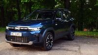 Dacia Bigster Hybrid - przód z lewej