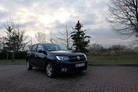 Dacia Sandero 1.0 75 KM - z przodu