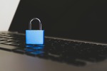 Dzień Bezpiecznego Komputera. Jak zachować ostrożność w sieci?