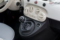 Fiat 500 Collezione - dźwignia biegów, pokrętła