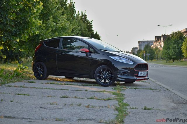 Ford Fiesta Black Edition potrafi podnieść adrenalinę