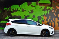 Ford Focus RS - z boku