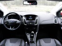 Ford Focus 1.5 EcoBoost Titanium - wnętrze