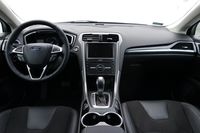 Ford Mondeo 2.0 Hybrid Titanium - wnętrze