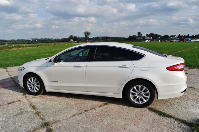 Ford Mondeo 2.0 Hybrid Titanium godny uwagi