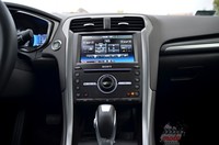 Ford Mondeo Hybrid - deska rozdzielcza