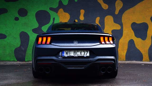 Ford Mustang Dark Horse podnosi poprzeczkę