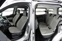 Ford Tourneo Courier 1.6 TDCi Titanium - przednie i tylne fotele