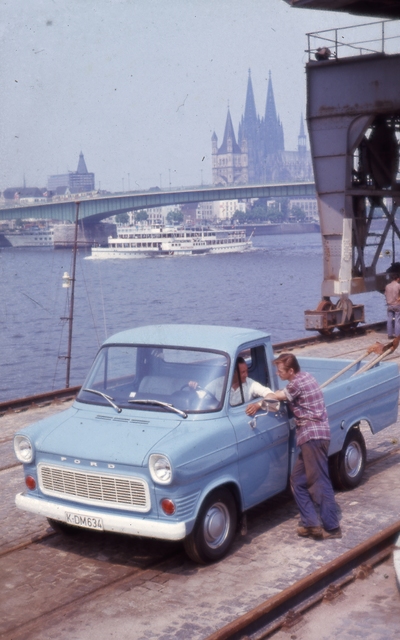 60 lat Forda Transit. Poznaj 60 zaskakujących faktów o legendarnym dostawczaku