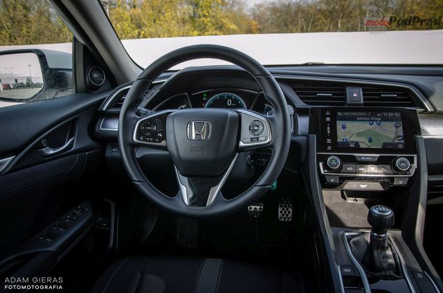 Honda Civic sedan 1.5 Turbo Elegance - reprezentacyjny kompakt