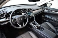 Honda Civic 4D - wnętrze
