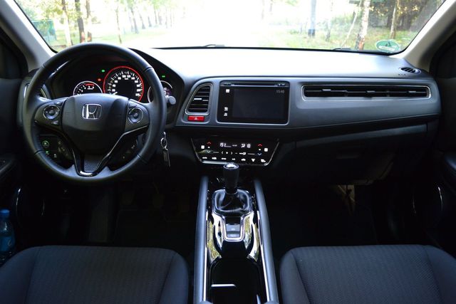 Honda HR-V 1.5 i-VTEC Elegance to typowy crossover