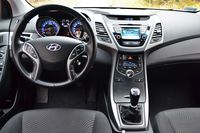 Hyundai Elantra 1.6 MPI Style - wnętrze