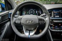 Hyundai Ioniq Hybrid Premium - kierownica