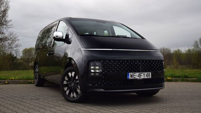 Futurystyczny Hyundai Staria HEV
