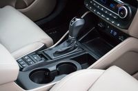 Hyundai Tucson Hybrid 2.0 CRDi - dźwignia biegów