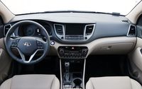 Hyundai Tucson 2.0 CRDi 6AT 4WD Premium - wnętrze