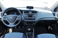 Hyundai i20 1.4 CRDi Comfort - wnętrze