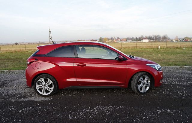 Hyundai i20 Coupe 1.2 MPI Comfort sportowy tylko z wyglądu