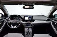 Hyundai i30 1.6 CRDi 7DCT Premium - wnętrze
