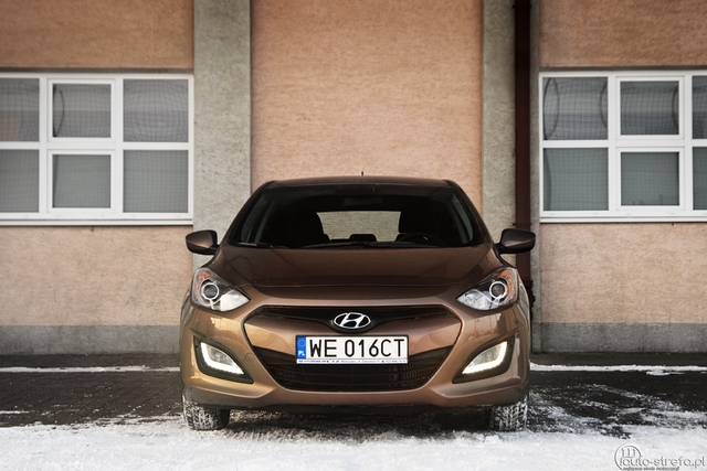 Hyundai i30 1.6 CRDi Comfort vs Volkswagen Golf VII 2.0 TDI Highline